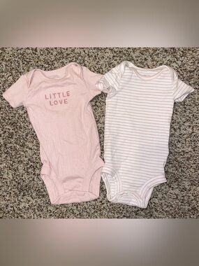 Carters bodysuits size newborn